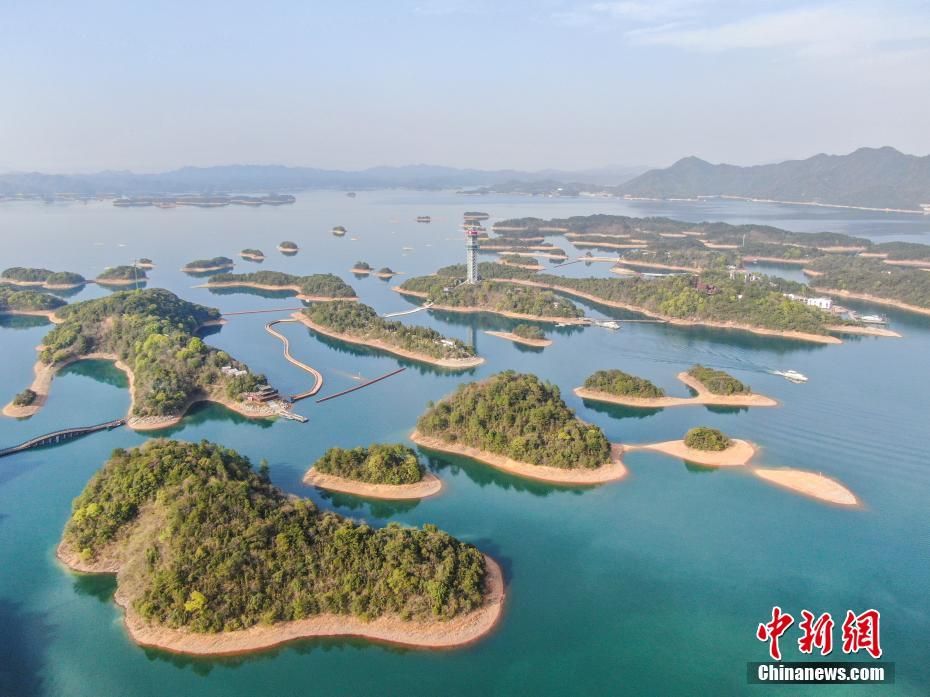 庐山西海：千岛落玉盘
